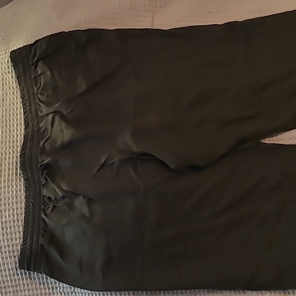 NWOT nine Britton cropped straight pant in olive. - Picture 5 of 6